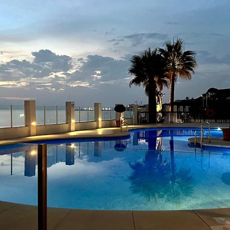 Beachfront Penthouse Apartment With Large Terrace And Breathtaking Sea Views Close To Marbella Spain Sitio de Calahonda ภายนอก รูปภาพ