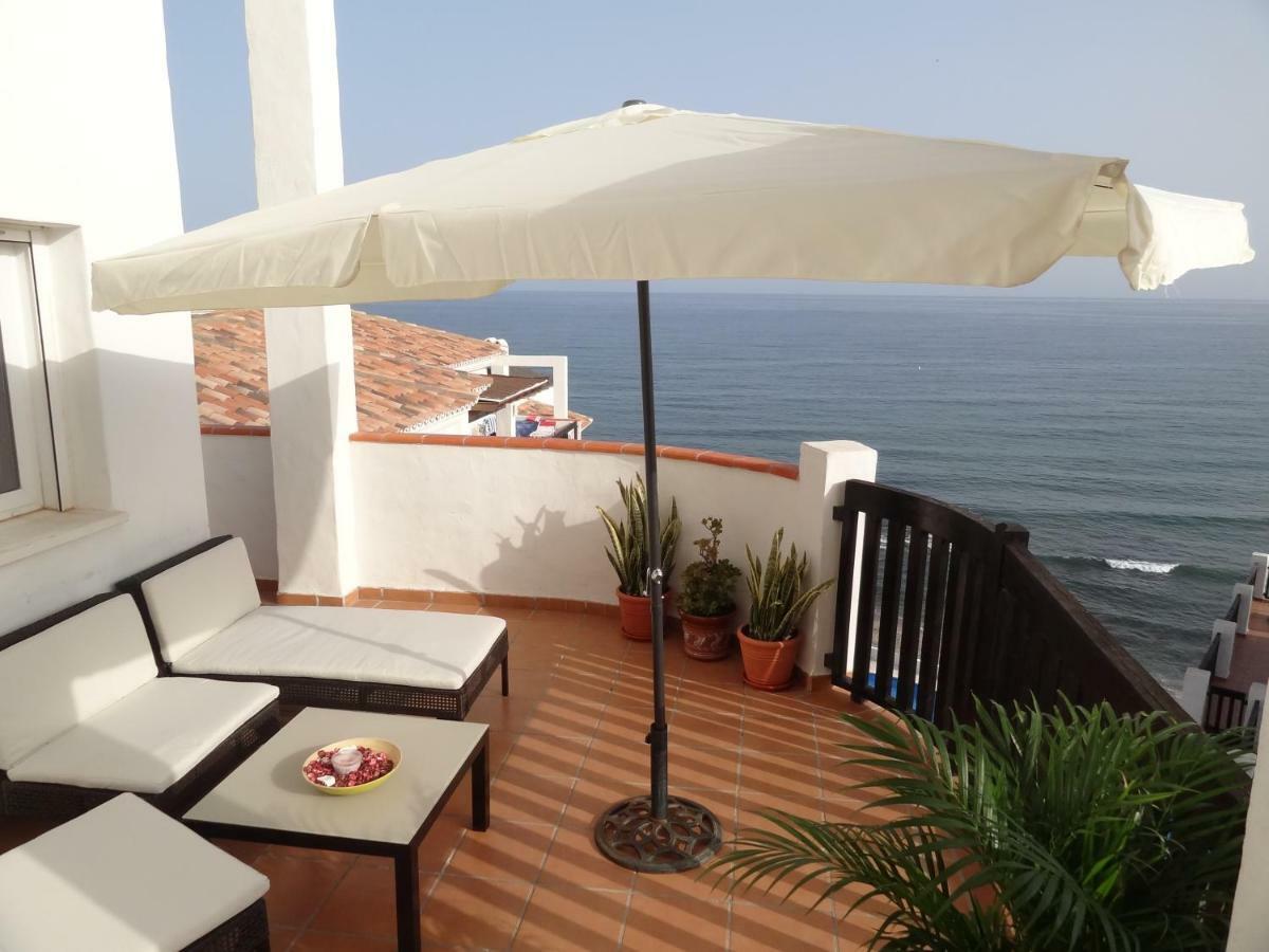 Beachfront Penthouse Apartment With Large Terrace And Breathtaking Sea Views Close To Marbella Spain Sitio de Calahonda ภายนอก รูปภาพ