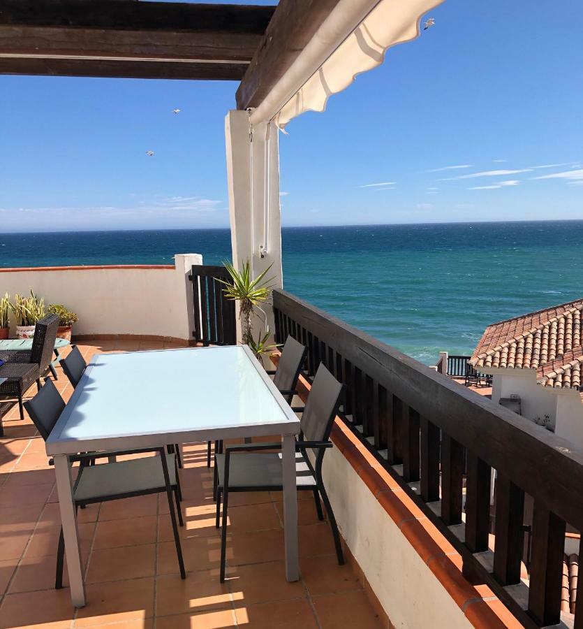 Beachfront Penthouse Apartment With Large Terrace And Breathtaking Sea Views Close To Marbella Spain Sitio de Calahonda ภายนอก รูปภาพ